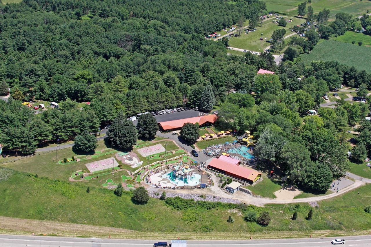 Yogi Bear'S Jellystone Park Camp-Resort Wisconsin Dells Lake Delton Exterior photo