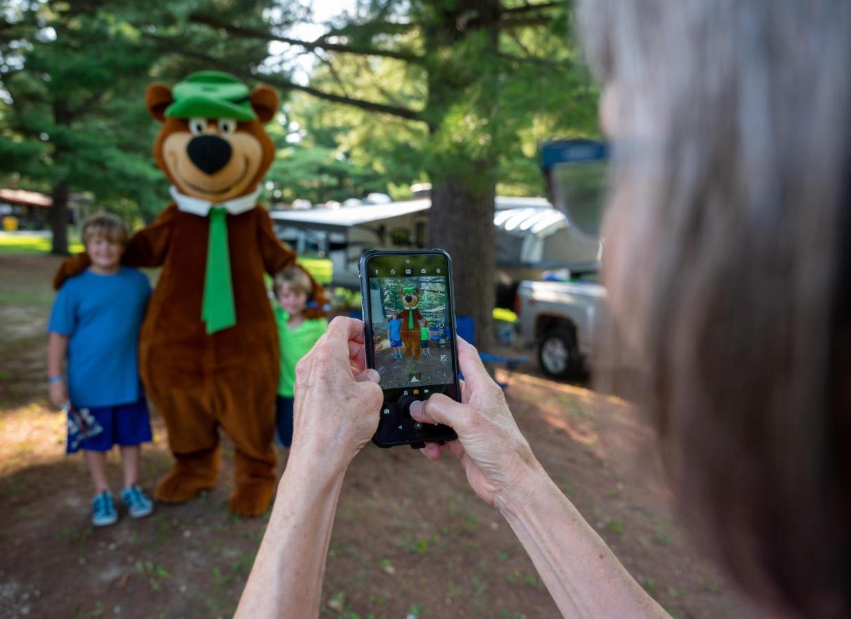 Yogi Bear'S Jellystone Park Camp-Resort Wisconsin Dells Lake Delton Exterior photo