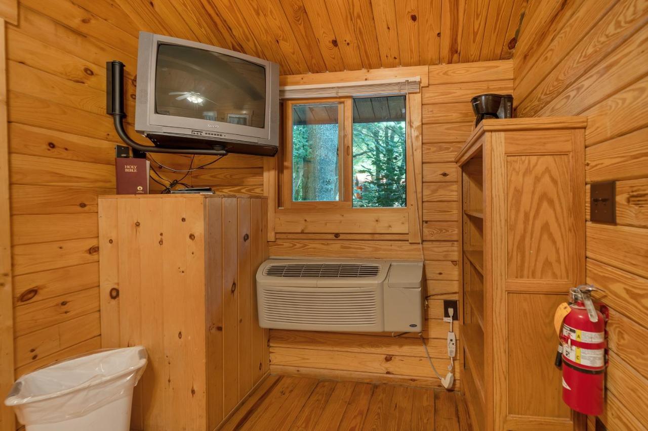 Yogi Bear'S Jellystone Park Camp-Resort Wisconsin Dells Lake Delton Exterior photo
