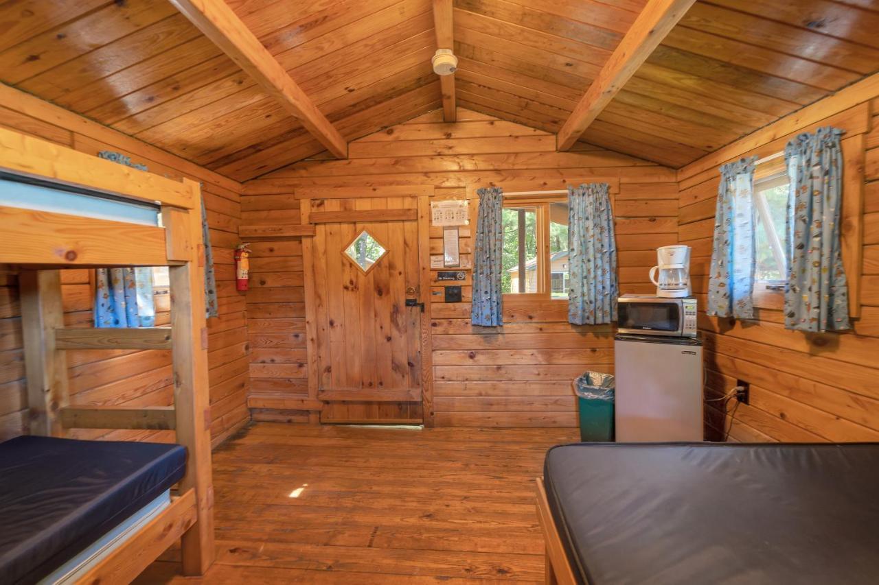 Yogi Bear'S Jellystone Park Camp-Resort Wisconsin Dells Lake Delton Exterior photo